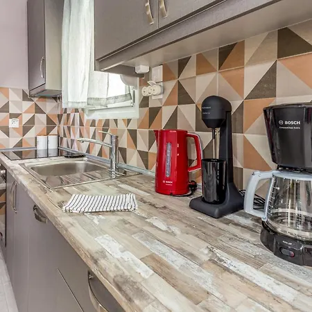 Kate'S Modern 2 Bedroom Apartment In Perea Peraia  Exterior photo