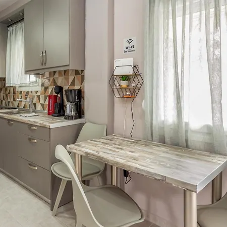 Kate'S Modern 2 Bedroom Apartment In Perea Peraia  Exterior photo