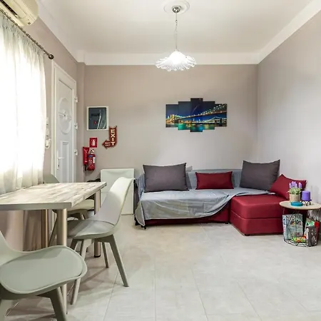 Kate'S Modern 2 Bedroom Apartment In Perea Peraia  Exterior photo