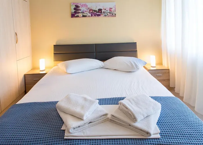 2 Bedroom Modern Apartment in Perea